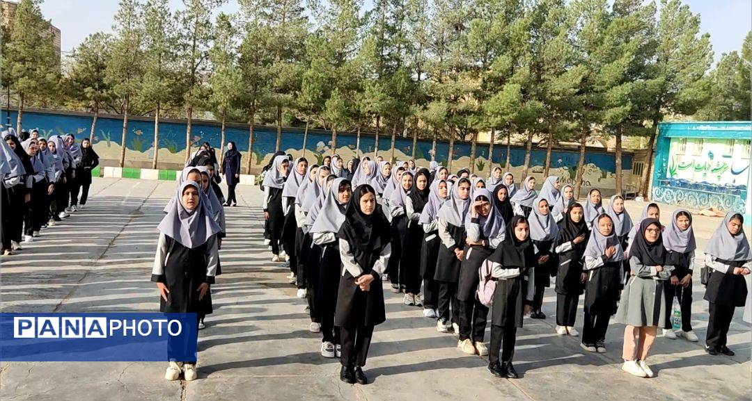 آغاز سال تحصیلی جدید در دبیرستان نمونه دولتی مهرورزان خواف