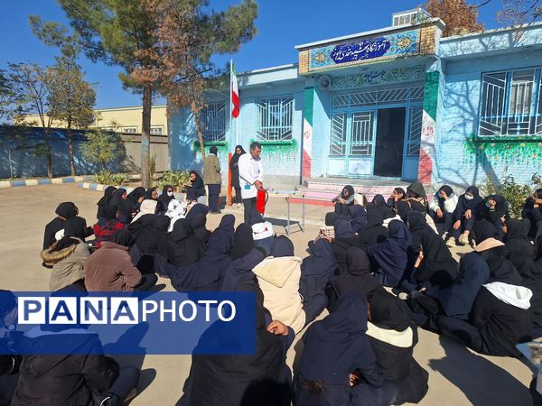 مانور زلزله و ایمنی سازی در مدرسه برادران رحمانی خلیل آباد