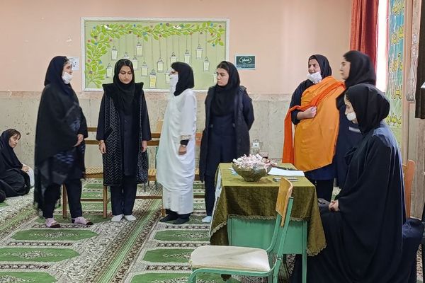 محاکمه سقراط در دبیرستان حضرت رقیه(س) ورامین