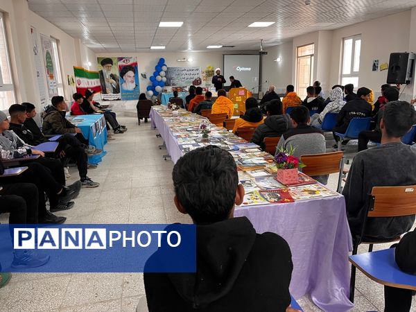 دومین نشست «قاضی در مدرسه» با حضور رئیس دادگستری درگز در هنرستان نوید