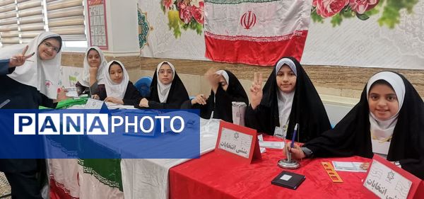 شور انتخابات شورای دانش‌آموزی در مدارس ناحیه 2 یزد