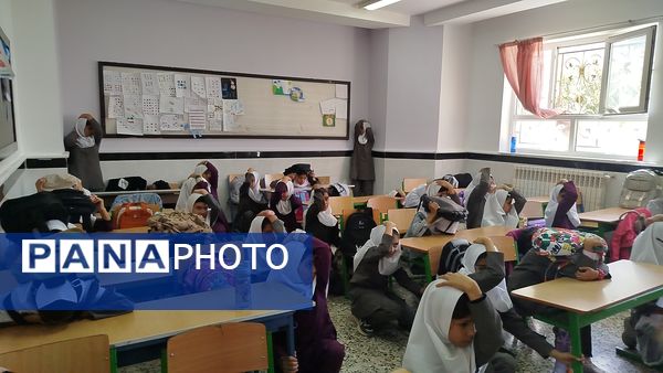 هفته پدافند غیرعامل با مانورهای مختلف این هفته در دبستان حضرت مریم(س) دوره دوم