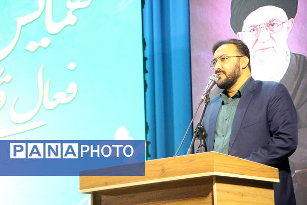 مراسم تقدیر از نخبه قرآنی دانشگاه فرهنگیان یزد 