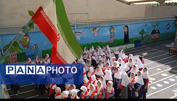 آیین جشن عاطفه ها در مدارس منطقه ۱۰