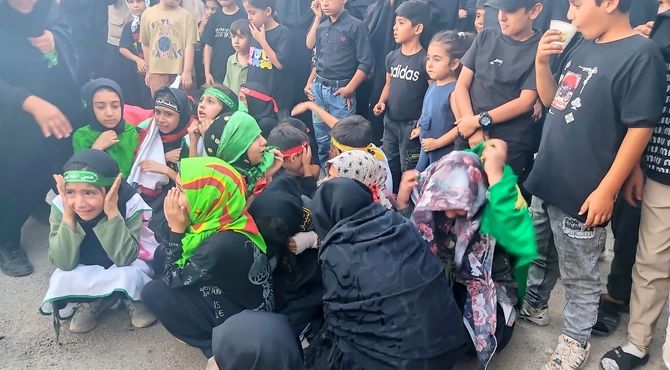 مراسم نمادین آتیش زدن خیمه ها در عصر روز عاشورا در شهر بار