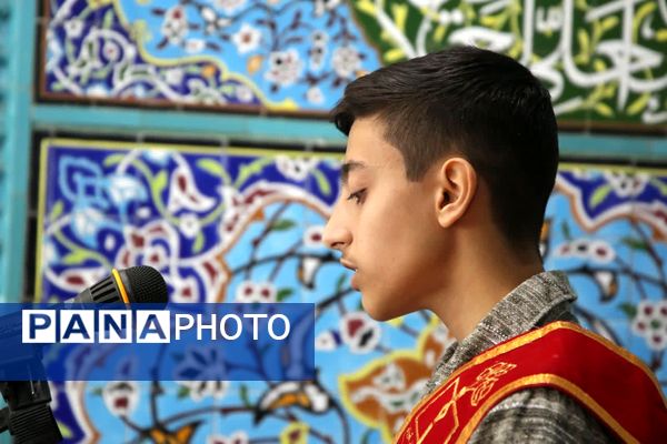 حضور دانش‌آموزان دبیرستان شاهد شهید زیوری پایدار در نماز جمعه اسدآباد 