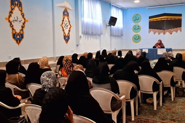 تشکیل انجمن اولیا و مربیان در دبیرستان حسن زاده اصفهانی 