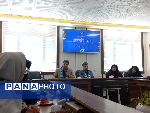 نشست صمیمی دانش‌آموز خبرنگاران پانا ناحیه 3 مشهد با مدیر سازمان دانش آموزی خراسان رضوی