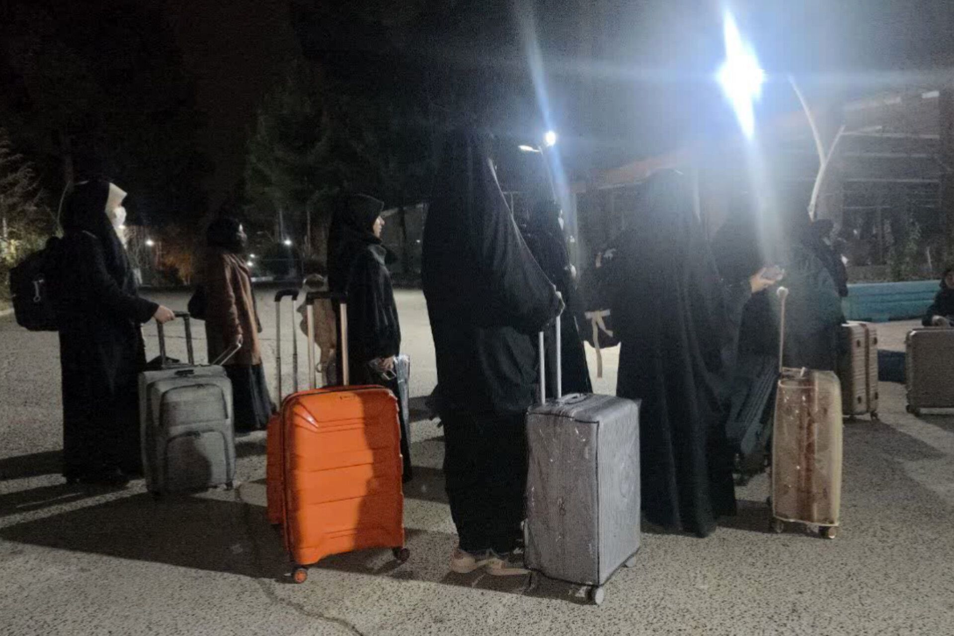 اعزام دانش‌آموزان دختر استان فارس به حج عمره