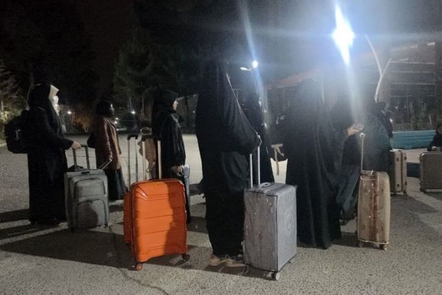 اعزام دانش‌آموزان دختر استان فارس به حج عمره