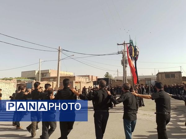 برگزاری مراسم عزاداری سنتی ( حسن - حسین ) در روستای نقاب شهرستان خلیل آباد