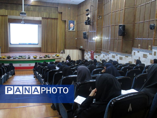 برگزاری جلسه آموزشی مشاوران استان البرز با محور تبیین برنامه‌های حوزه مشاوره در کانون شهید فهمیده کرج