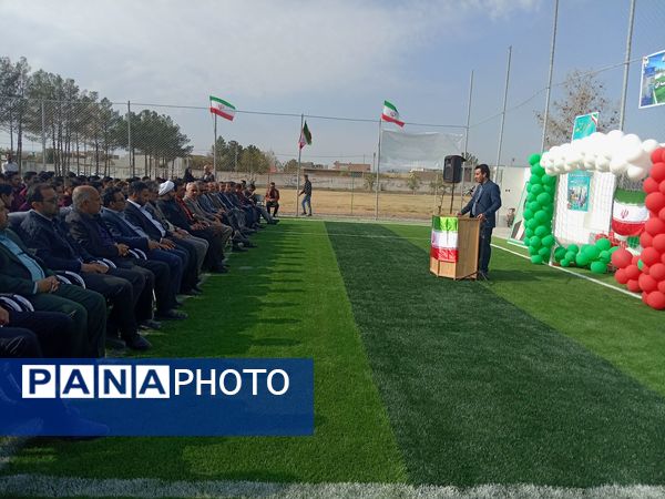 افتتاح چمن مصنوعی سردار سلیمانی (شهدای خدمت) دبیرستان نمونه آیت‌الله خامنه‌ای کاشمر‌‌