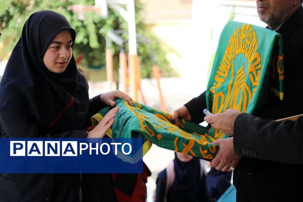 حضور کاروان زیر سایه خورشید در متوسطه آیین تربیت اندیشه