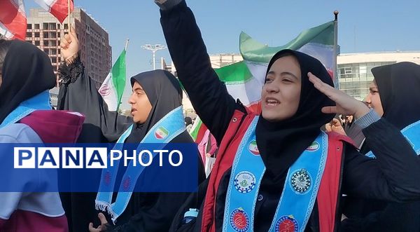 خروش پرشور مردم مشهد در روز ملی مبارزه با استکبار جهانی