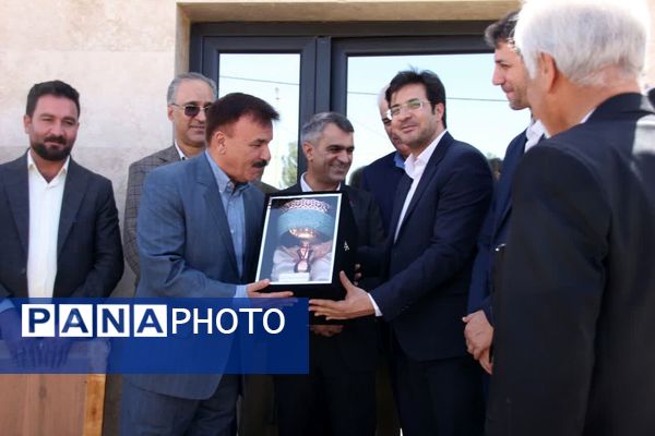آیین بهره‌برداری از کندرو اصفهان به حبیب آباد 