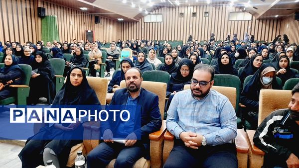جلسه استانی مشاوران با موضوع «تاب‌آوری و امیدآفرینی در مدارس» در استان البرز