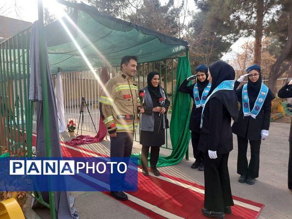 مانور زلزله استانی در هنرستان دخترانه محمودیه ناحیه ۶(2)