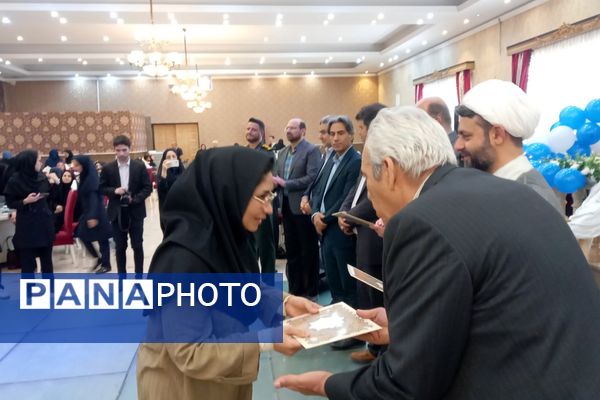برگزاری آیین بزرگداشت مقام شامخ معلّم د شهرستان قرچک 