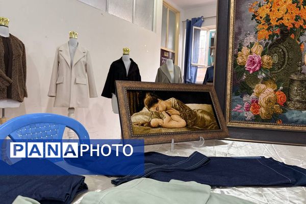 آیین افتتاحیه نمایشگاه هنری «ماها» در هنرستان شهید تاجیک بهارستان‌دو