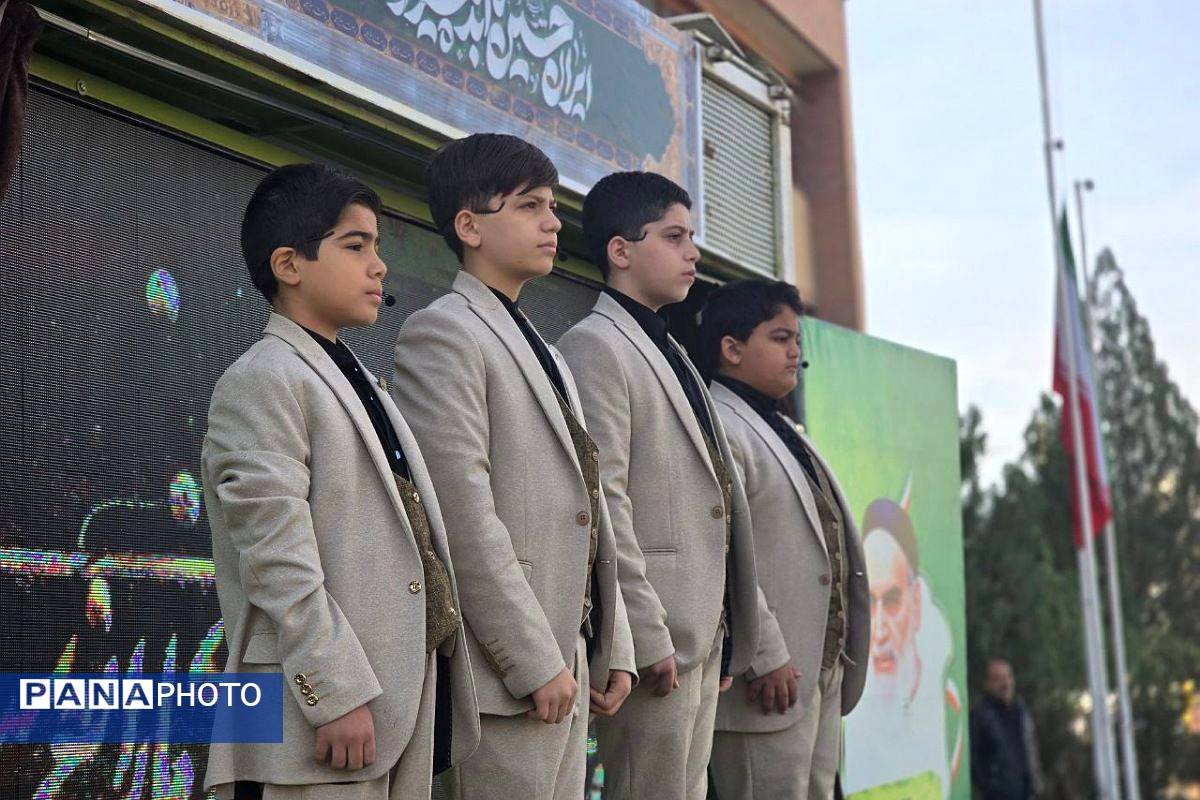 هنرستان موفقیان اسلامشهر میزبان آیین یادواره شهدا با حضور جمعی از مسئولان بود