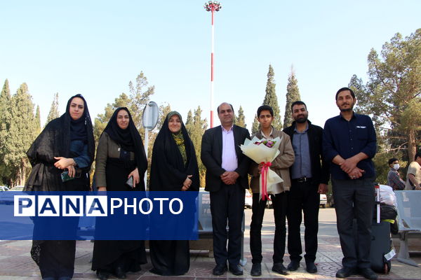 مراسم استقبال از کاروان دانش‌آموزی اعزام به حج عمره در یزد