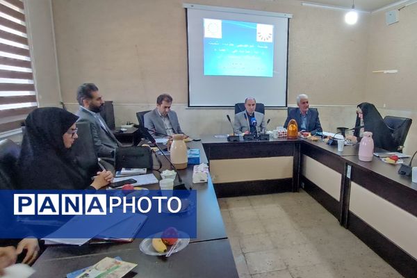جلسه توجیهی جذب، ثبت و سازماندهی اعضاء تشکیلات سازمان دانش‌آموزی