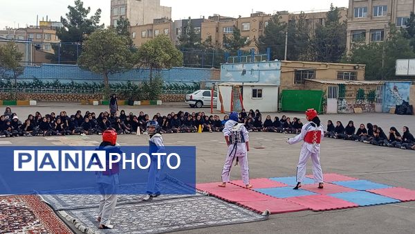 المپیاد ورزشی درون مدرسه ای در دبیرستان صدیقه 1 مشهد