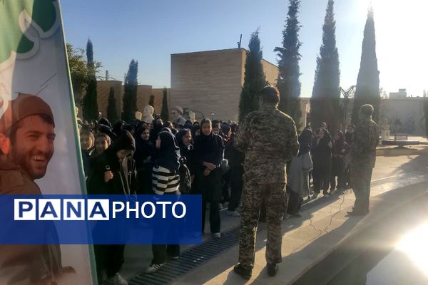 اردوی آمادگی و دفاعی دانش‌آموزان پایه نهم مدرسه فرشتگان در موزه دفاع مقدس