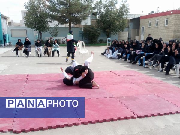 المپیاد‌ ورزشی درون مدرسه ای در دبیرستان فاطمیه