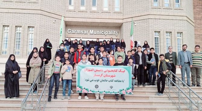 نشست نقد و بررسی کتاب‌های «داداش ابراهیم» و «زینب خانم» در گرمسار