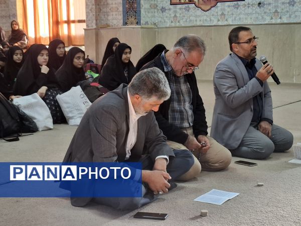 مراسم بدرقه دانش‌آموزان دختر مدارس شهرستان ملارد به مناطق عملیاتی جنوب کشور 