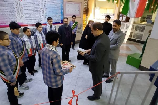 افتتاحیه نمایشگاه فرهنگی هنری هفته ماها