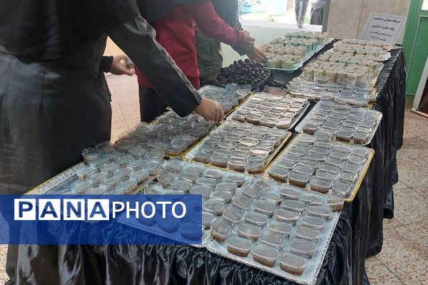 حضور پرشور دانش آموزان دبیرستان شاهد ندای فاطمه (س) در مراسم سوگواری حضرت ام البنین (س)