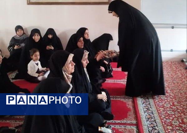 کارگاه آموزش خانواده در دبیرستان شاهد تکتم ناحیه ۳