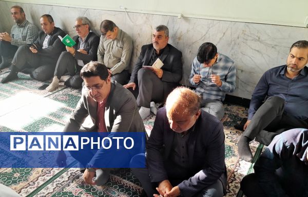 مراسم سالروز ارتحال حضرت امام خمینی رحمت الله علیه در اداره کل آموزش و پرورش استان بوشهر