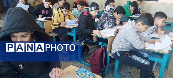 برگزاری آزمون سنجش دستاوردهای یادگیری در مدارس متوسط اول ملارد 
