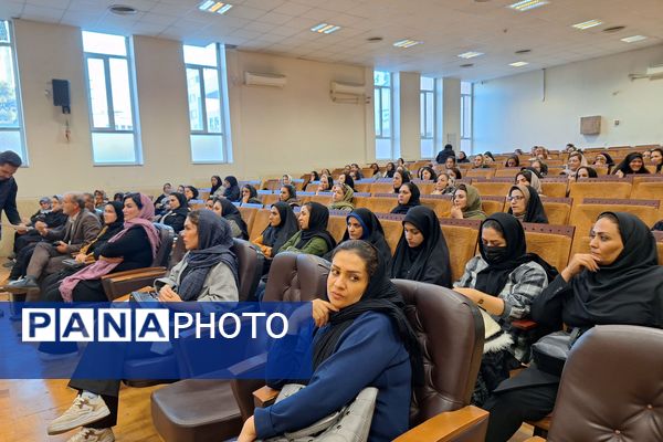 کارگاه آموزشی پیشگیری از آسیب‌های اجتماعی در آموزشگاه معارف۶ ناحیه ۳
