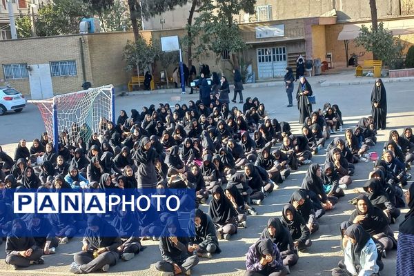 گرامیداشت ایام شهادت حضرت فاطمه‌ زهرا(س) در دبیرستان سوده‌حمدانی قرچک