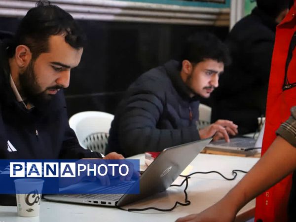 جلوه‌ای از اعتکاف دانش‌آموزی در مسجد امام علی‌بن‌ابی‌طالب (ع)