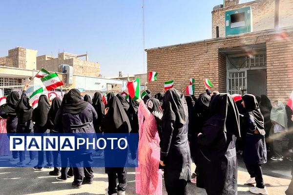 قدرت،هیجان و مهارت در نمایش کاراته کاران دبیرستان رضوان در افتتاحیه المپیاد ورزشی