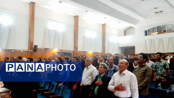 جشن پایان سال تحصیلی در دبیرستان نمونه دولتی آیت الله خامنه ای کاشمر