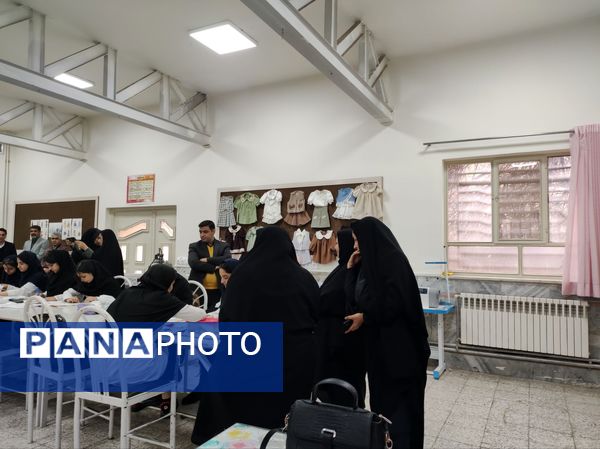 بازدید کارشناسان فحک از هنرستان فلسطین