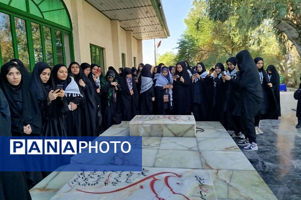 نخستین ایستگاه راهیان نور؛ حضور دانشآموزان رباطکریم در یادمان دوکوهه