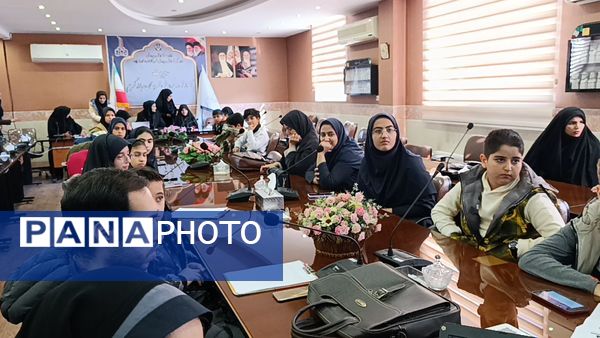 مراسم تجلیل از پژوهشگران برتر با موضوع دنیای بدون دخانیات در شهرستان رباط‌کریم
