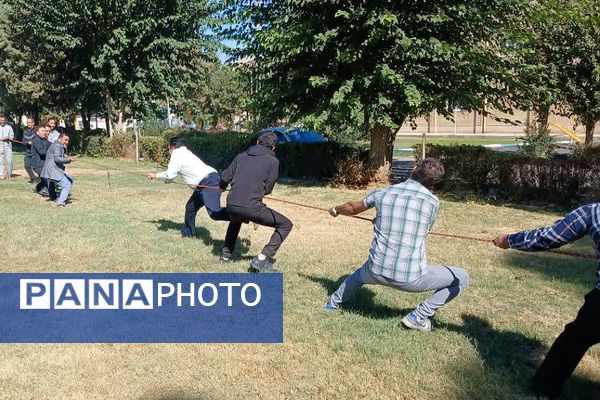 جلسه هم اندیشی دبیران و آموزگاران تربیت بدنی آموزش و پرورش کهریزک