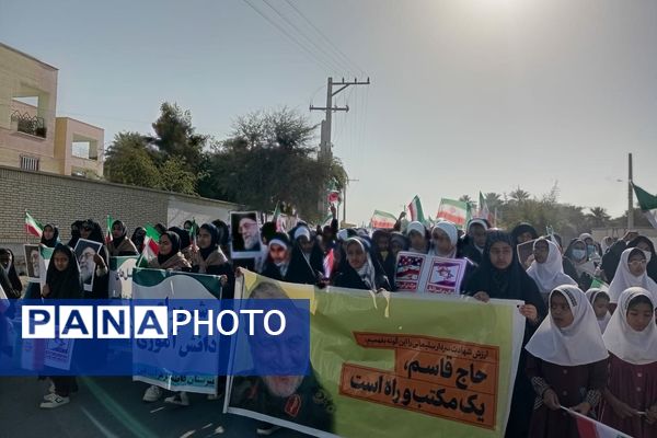 جشن پیروزی انقلاب در فین