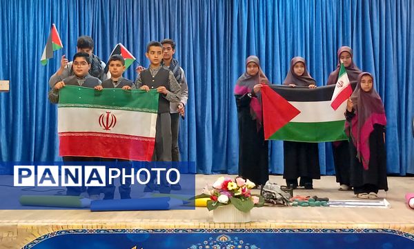 تقدیر از دانش‌آموزان فعال محمدشهری در زمینه‌های فرهنگی و هنری