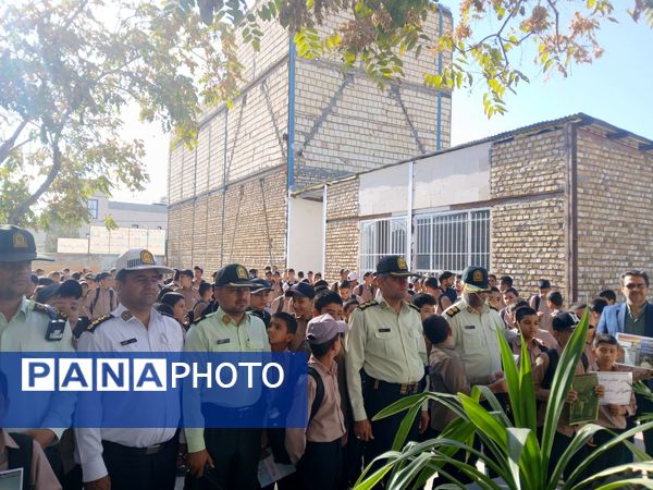 گرامیداشت هفته نیروی انتظامی در مدرسه امید شهرستان خلیل آباد