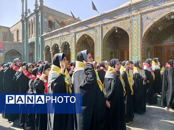 جلوه هایی از حضور مردم قم در راهپیمایی یوم الله 13 آبان